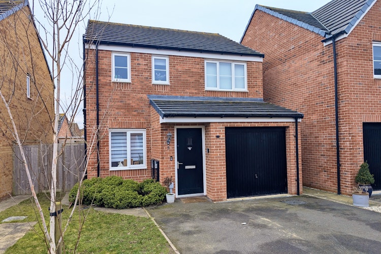 3 bedroom detached house