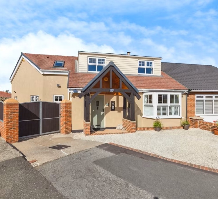 4 bedroom semi-detached house