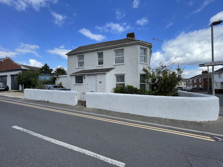 2 bedroom end of terrace house