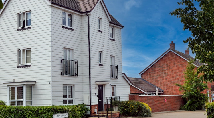 4 bedroom semi-detached house
