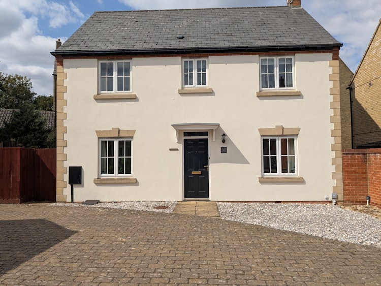 4 bedroom detached house