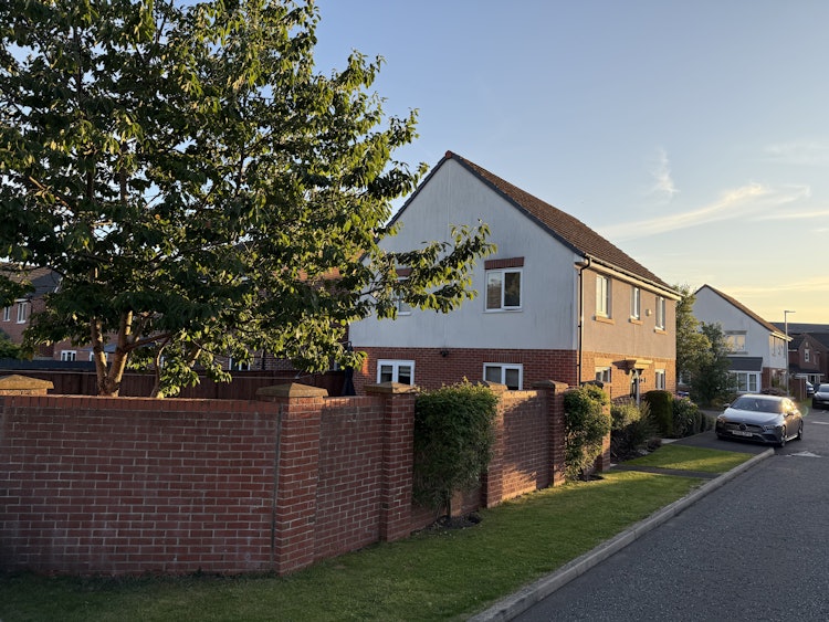 4 bedroom detached house