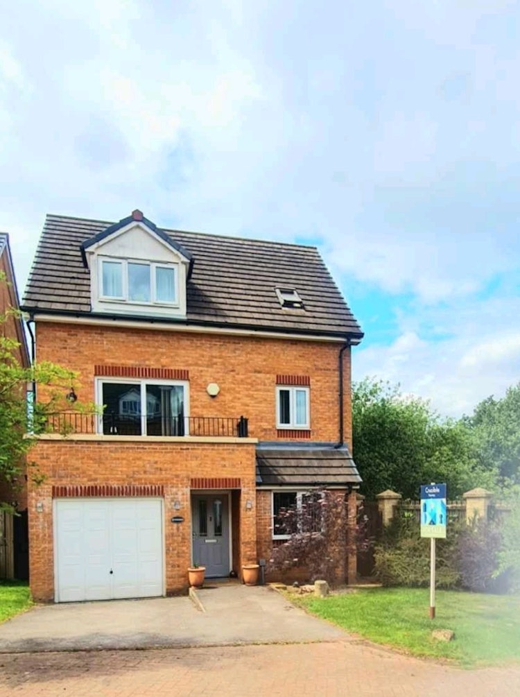 4 bedroom detached house