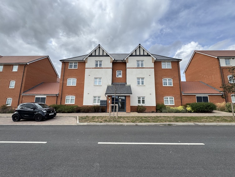 2 bedroom ground floor flat