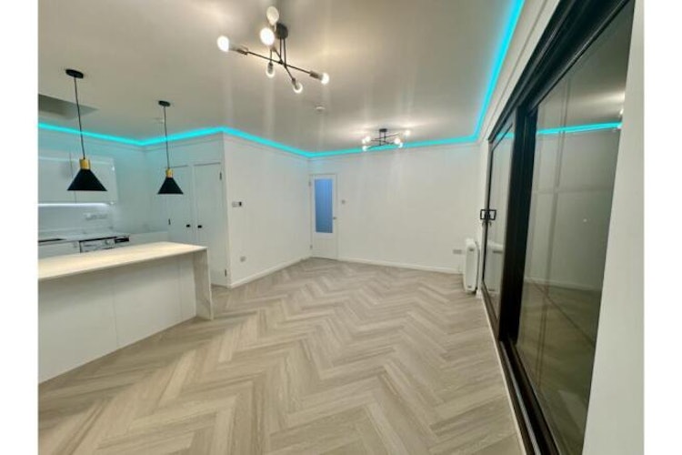 2 bedroom flat