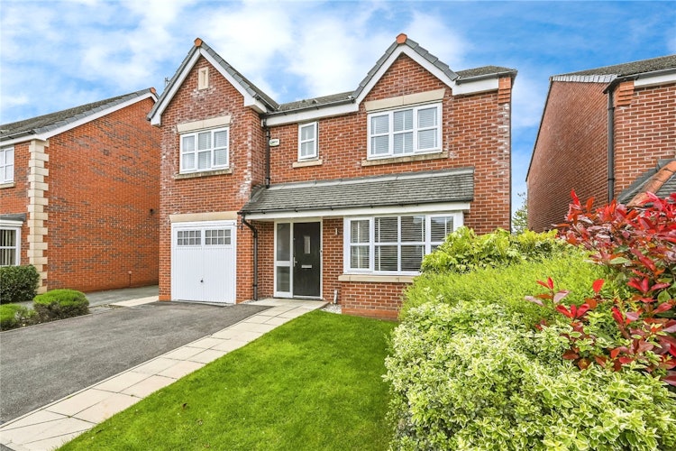 4 bedroom detached house