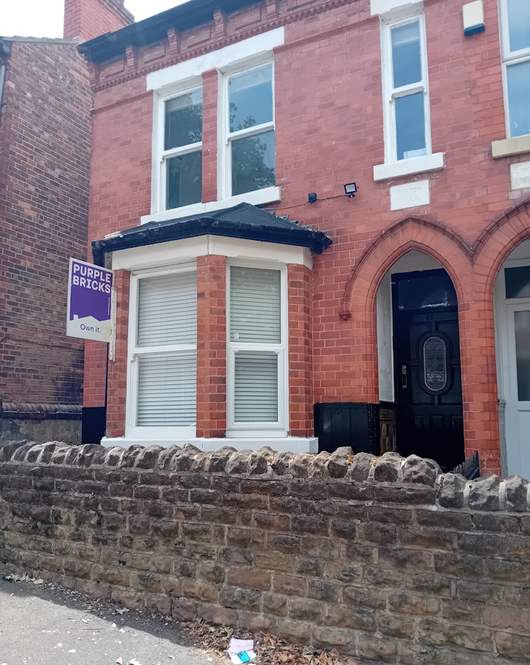 5 bedroom semi-detached house