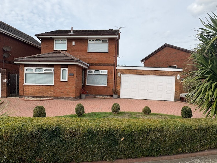 3 bedroom detached house