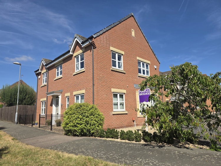 4 bedroom detached house