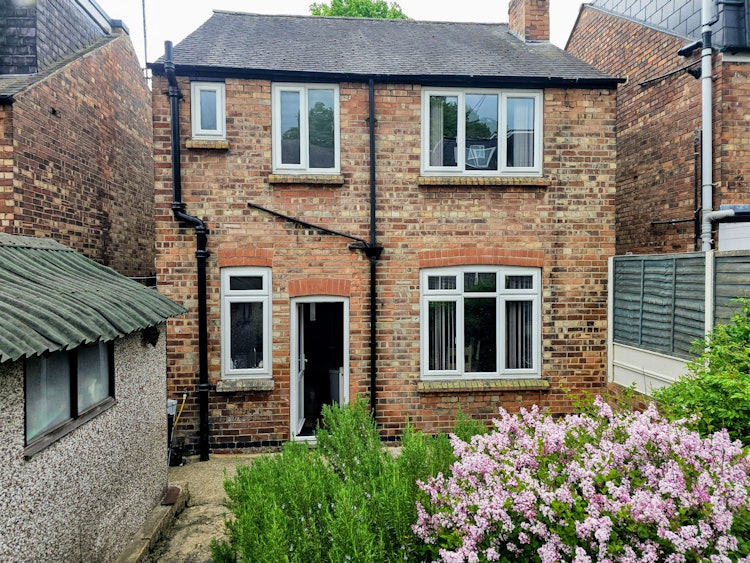 3 bedroom detached house