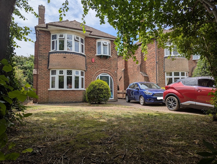 3 bedroom detached house