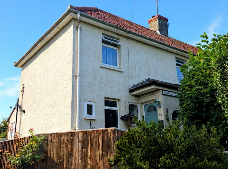 3 bedroom end of terrace house
