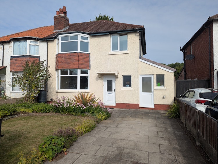 3 bedroom semi-detached house