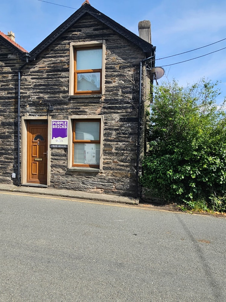 2 bedroom terraced house