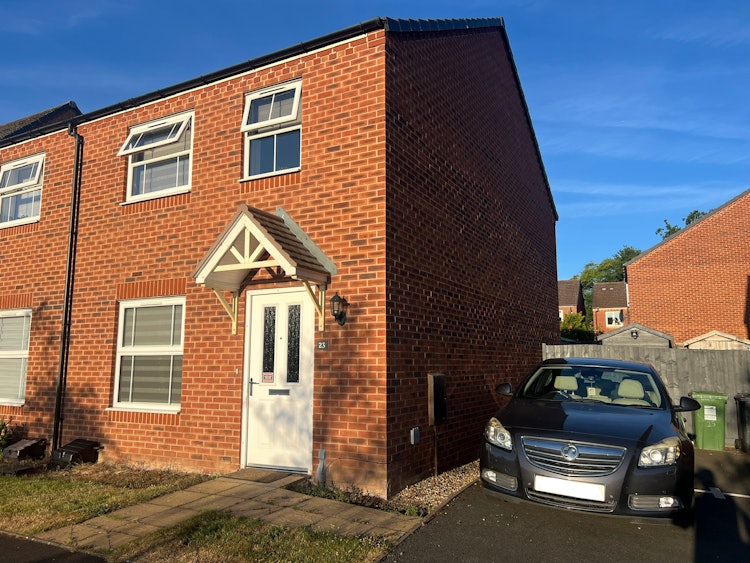 3 bedroom semi-detached house