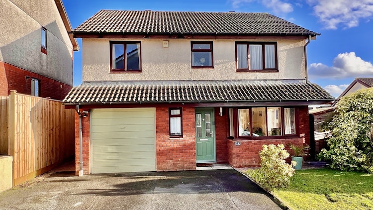 4 bedroom detached house