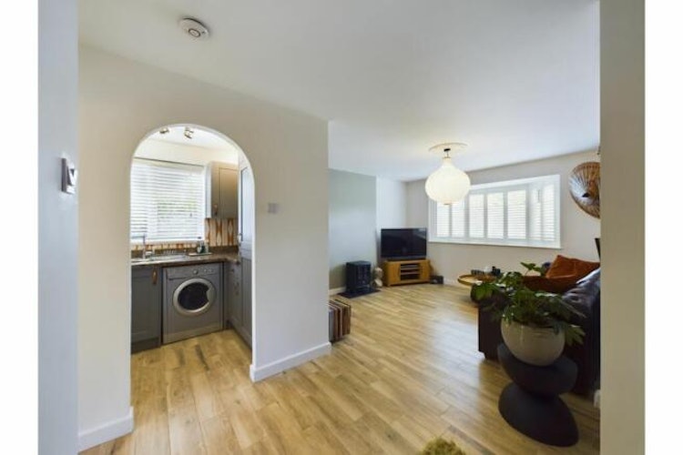 2 bedroom ground floor flat