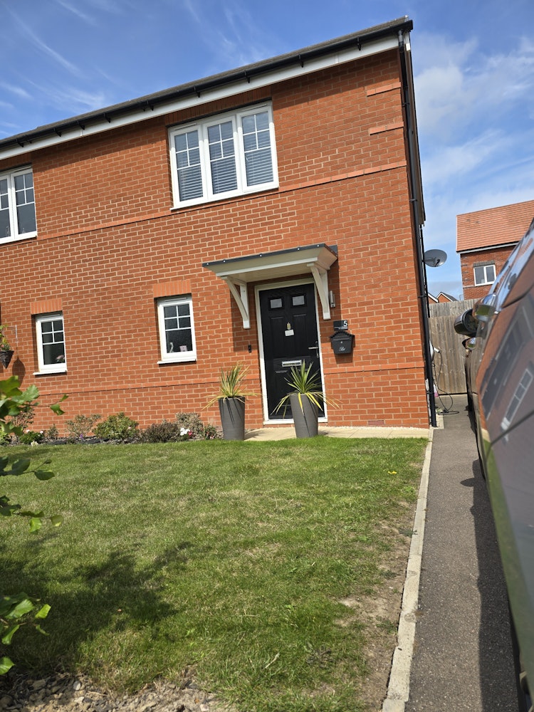 2 bedroom semi-detached house