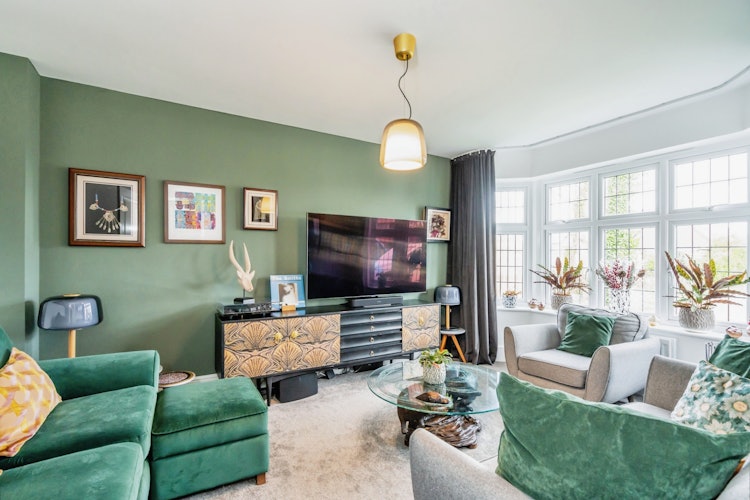 3 bedroom detached house