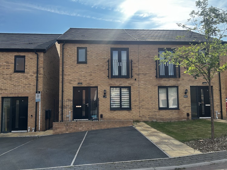 3 bedroom semi-detached house