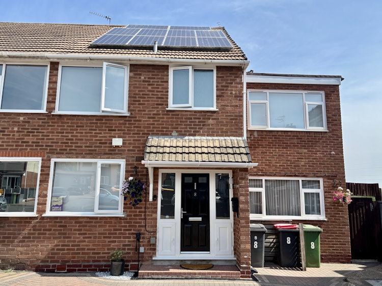 3 bedroom end of terrace house