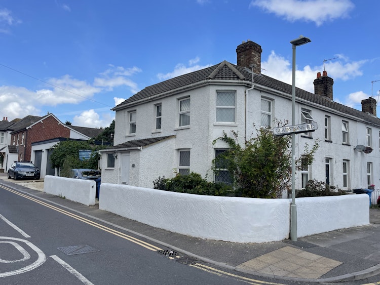 2 bedroom end of terrace house