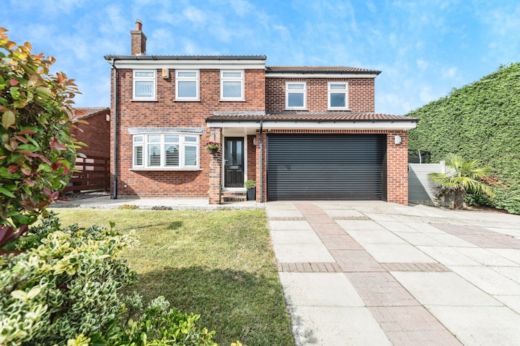 4 bedroom detached house