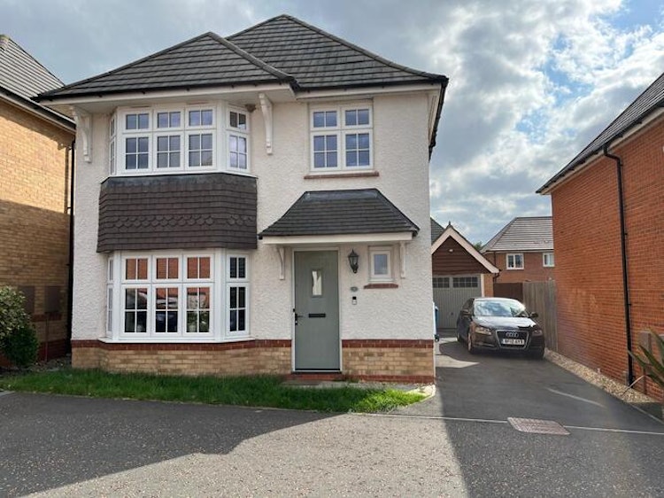 4 bedroom detached house