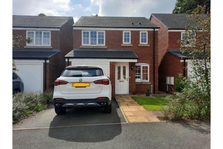 3 bedroom detached house