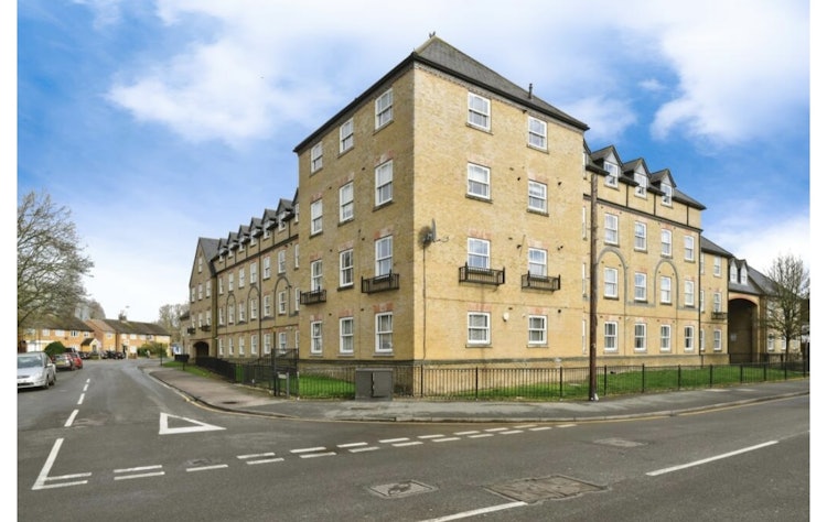 2 bedroom ground floor flat