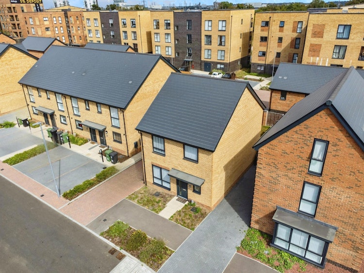 3 bedroom detached house