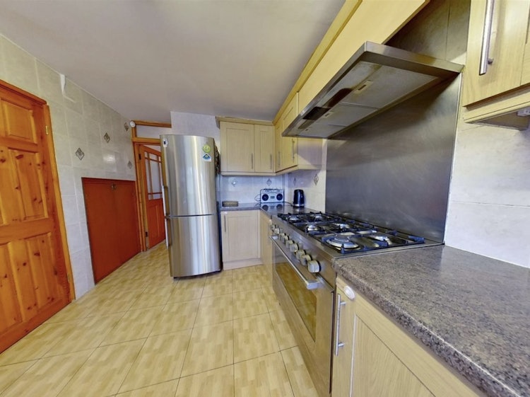 7 bedroom apartment