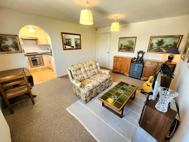2 bedroom flat