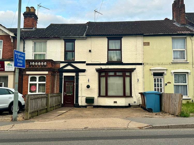 3 bedroom terraced house