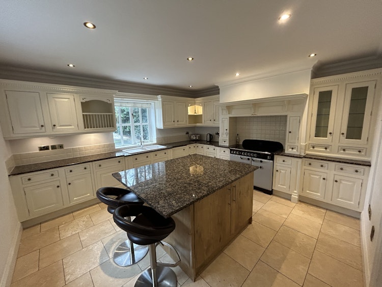 4 bedroom detached house