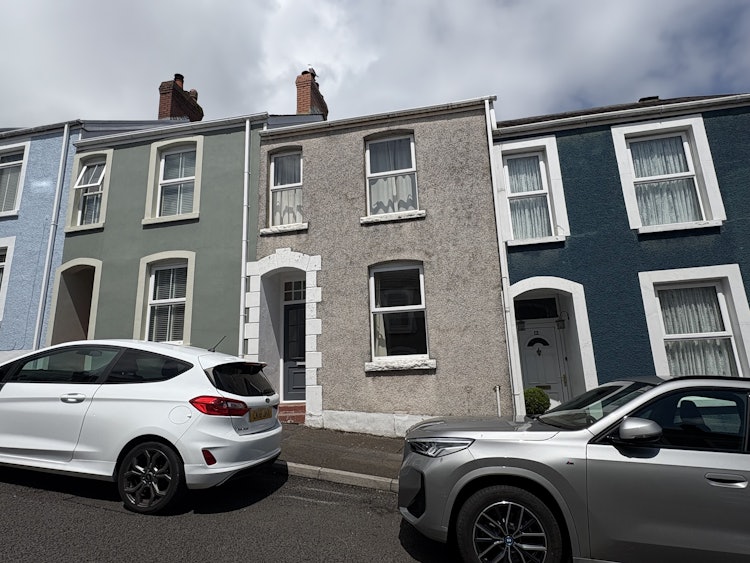 2 bedroom terraced house
