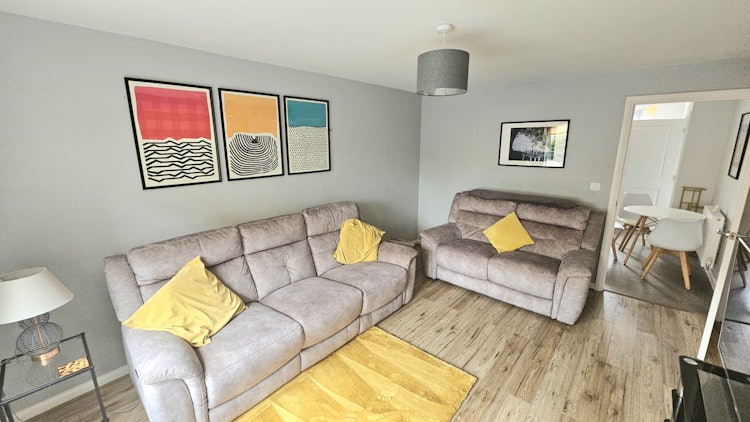 2 bedroom end of terrace house