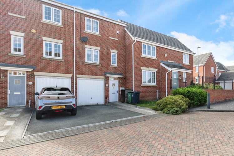 3 bedroom town house
