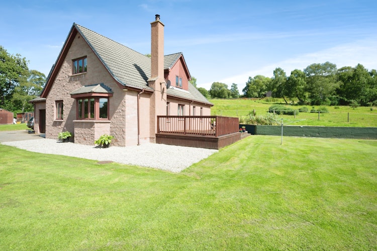 4 bedroom detached house