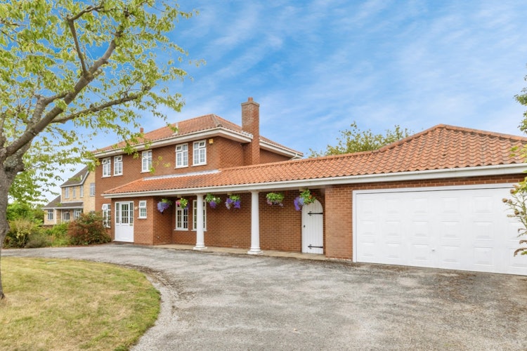 4 bedroom detached house