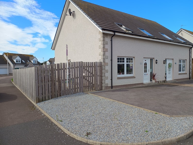 3 bedroom semi-detached house