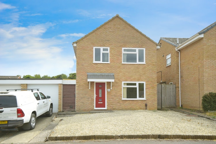 3 bedroom detached house