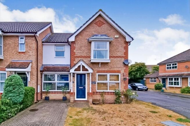 4 bedroom end of terrace house