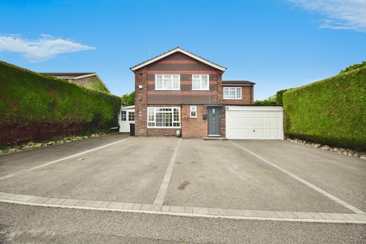 4 bedroom detached house