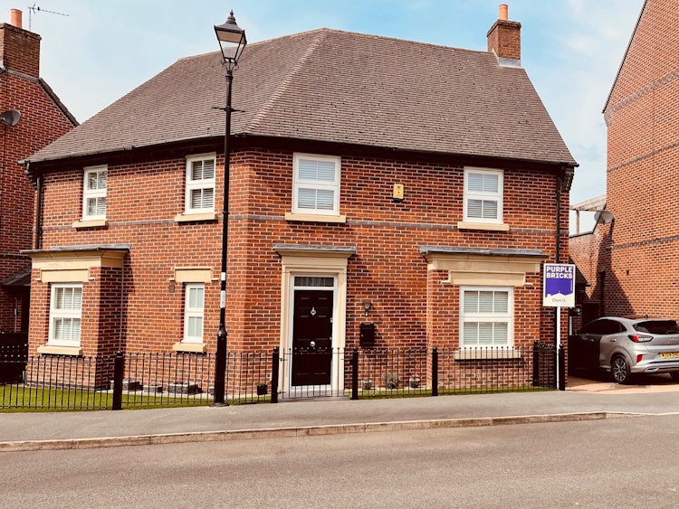 4 bedroom detached house