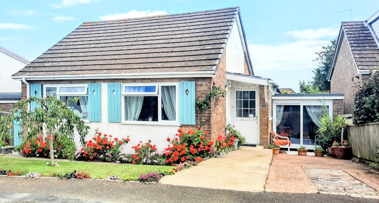 2 bedroom detached bungalow