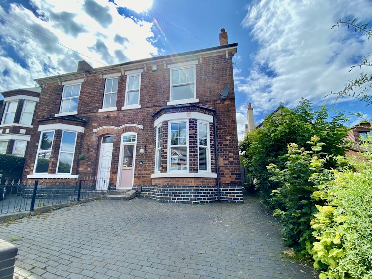 3 bedroom semi-detached house