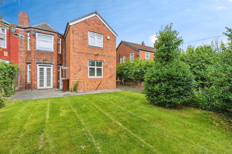 5 bedroom semi-detached house