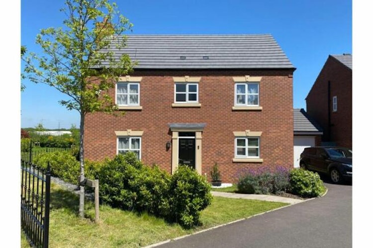 4 bedroom detached house