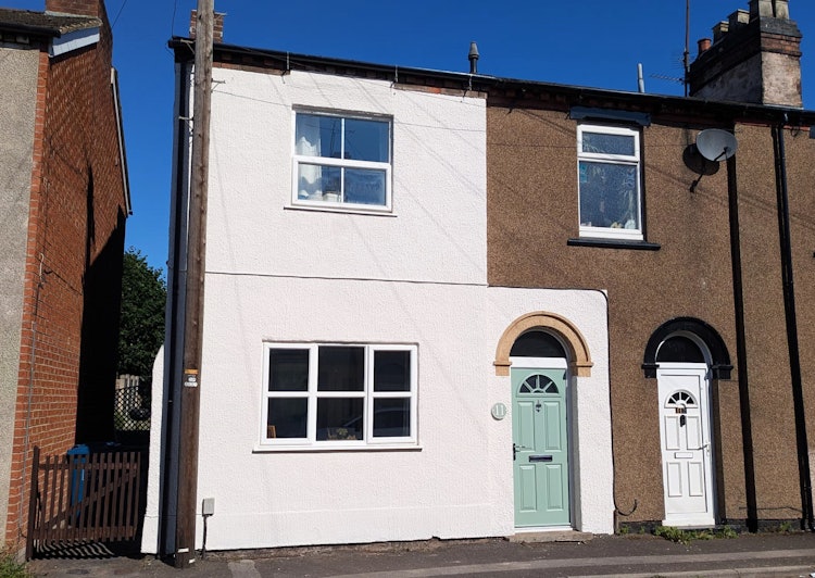 3 bedroom end of terrace house